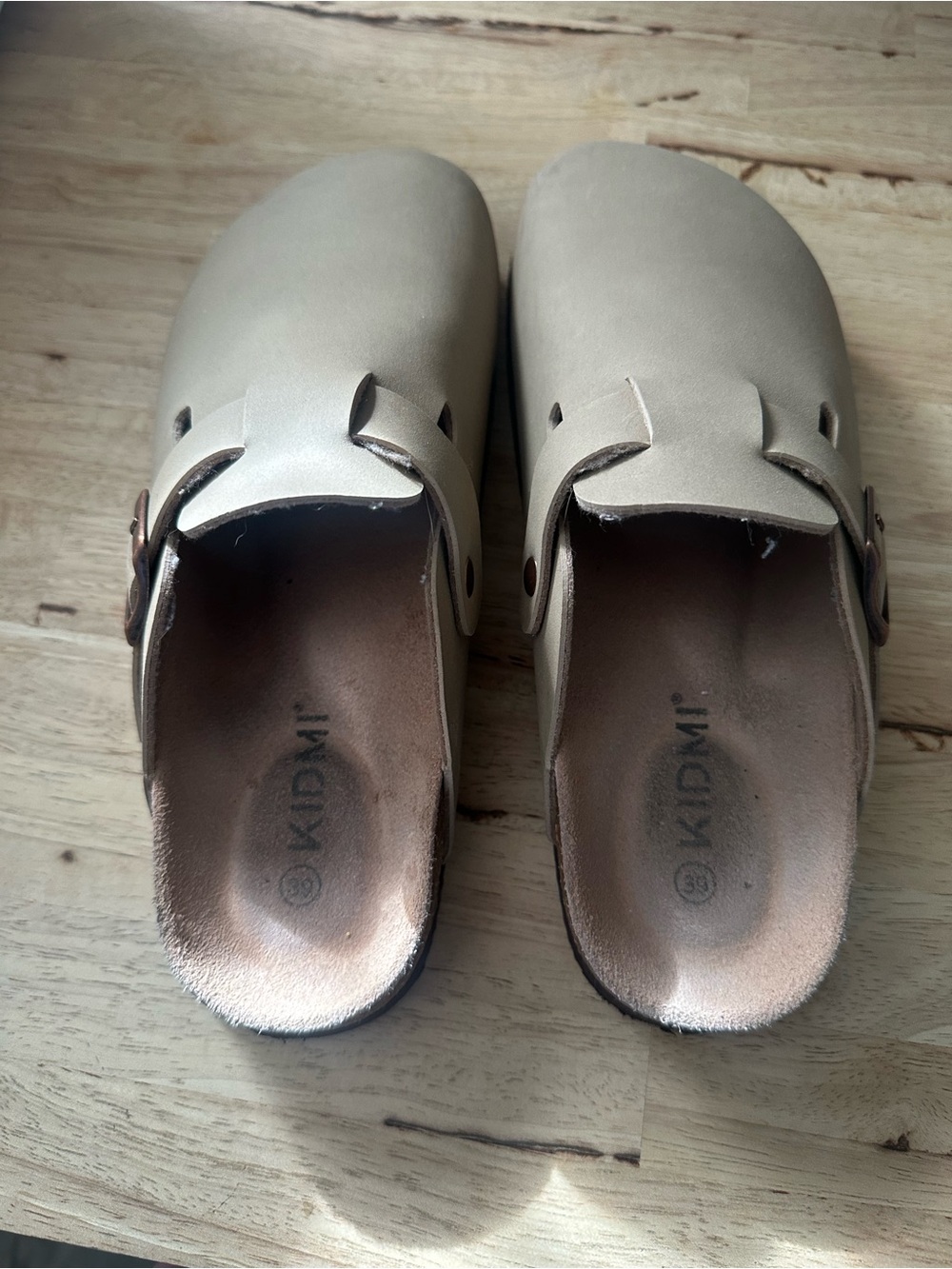 KIDMI Neutral Beige Leather Clogs